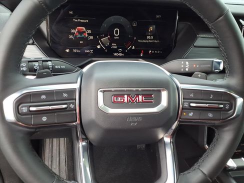 Used 2025 GMC Acadia Elevation image 32