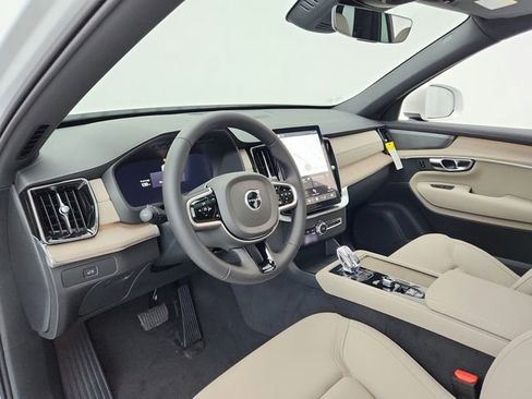 New 2026 Volvo XC90 B6 Plus w/ Protection Package Premier image 24