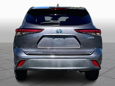 Used 2021 Toyota Highlander XLE image 5