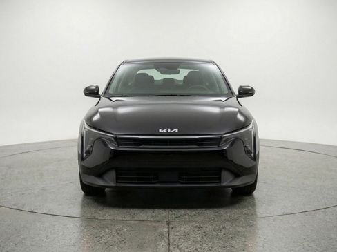 Used 2025 Kia K4 LXS image 1