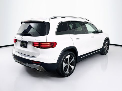 Used 2025 Mercedes-Benz GLB 250 4MATIC image 9