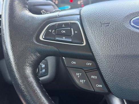 Used 2017 Ford Escape Titanium FWD image 21