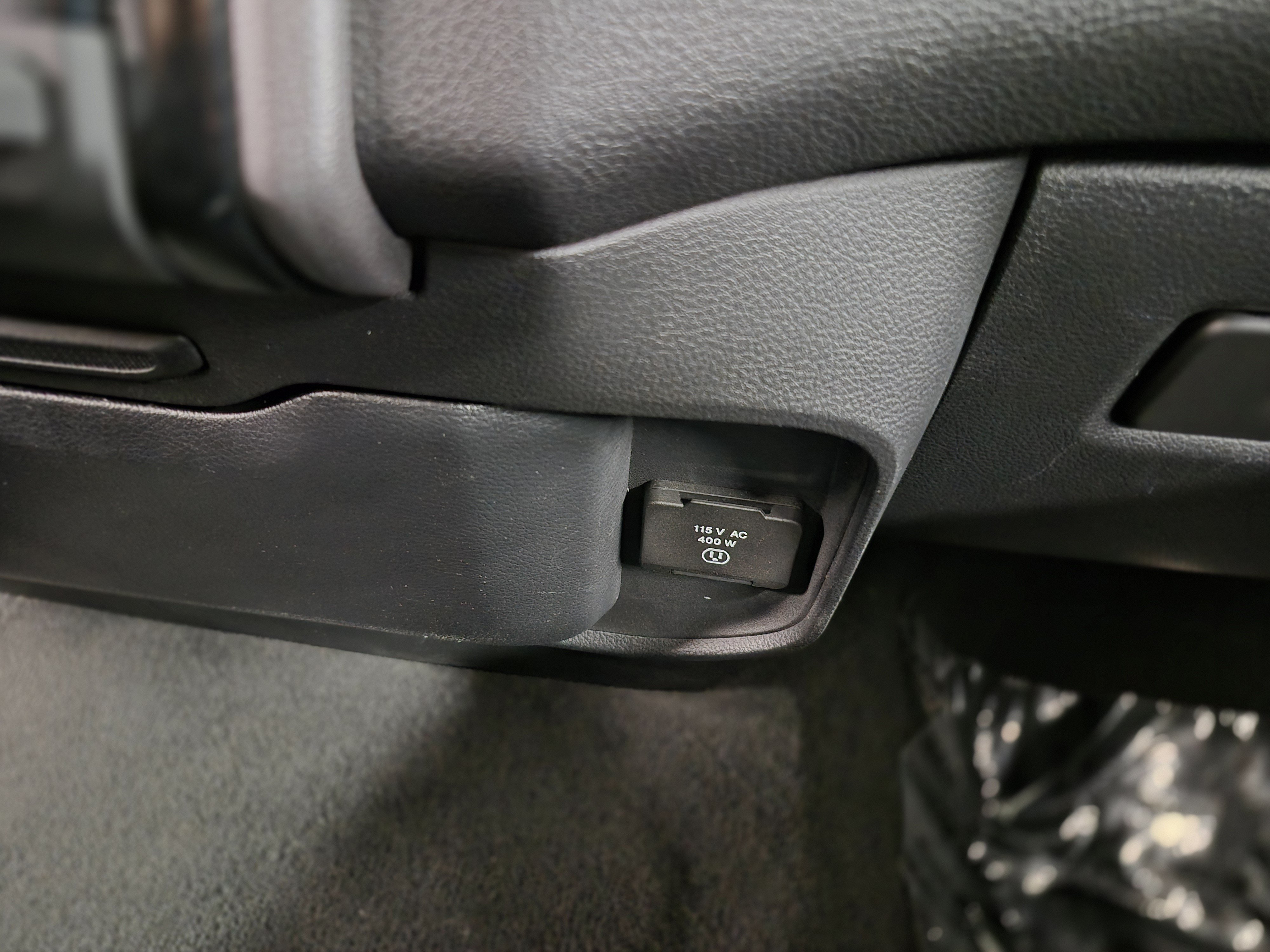 Used 2023 RAM 1500 Laramie AWD/4WD image 27