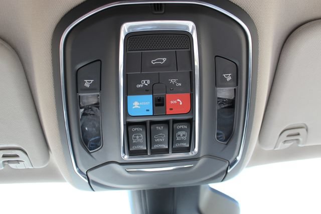 Used 2023 Jeep Wagoneer Series II w/ Premium Group I AWD/4WD image 26