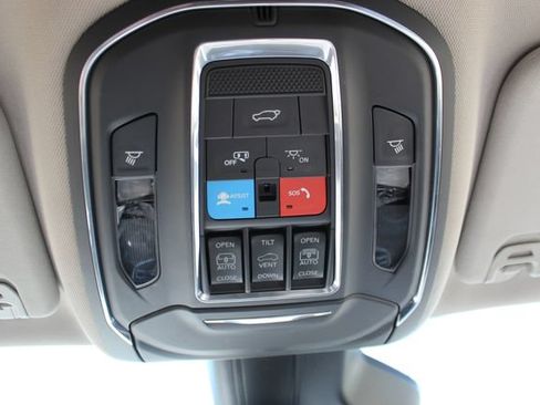 Used 2023 Jeep Wagoneer Series II w/ Premium Group I AWD/4WD image 26