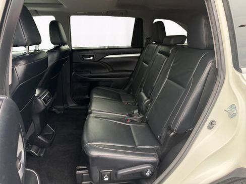 Used 2016 Toyota Highlander XLE AWD/4WD image 13