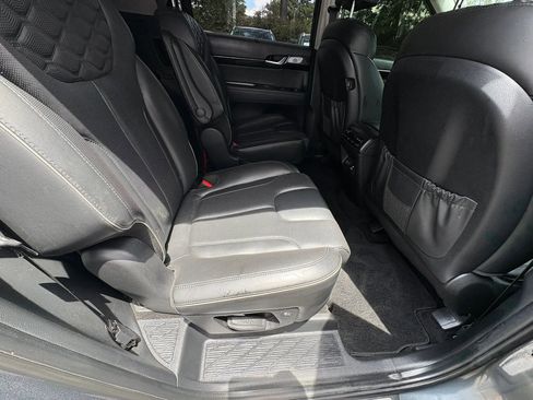 Used 2021 Hyundai Palisade Limited FWD image 17