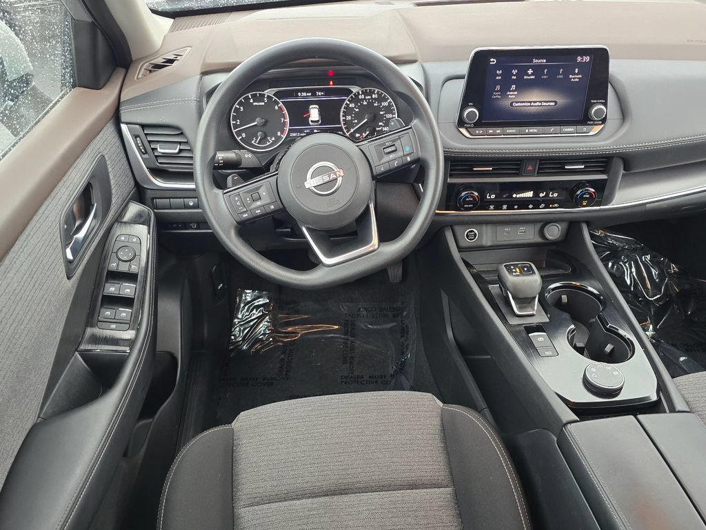 Used 2023 Nissan Rogue SV AWD/4WD image 11