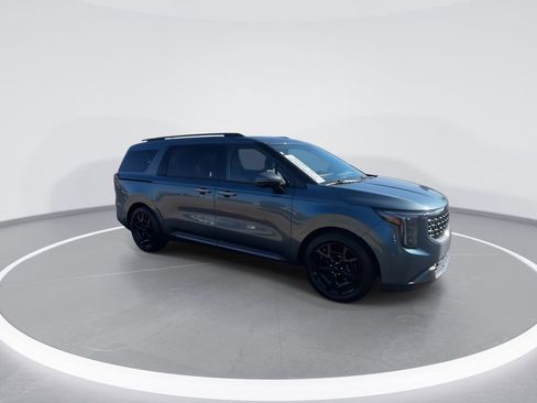 Used 2025 Kia Carnival SX Prestige FWD image 2