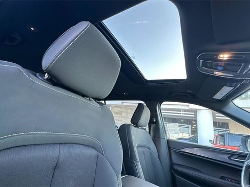 New 2025 Jeep Grand Cherokee L Laredo w/ Luxury Tech Group I image 17