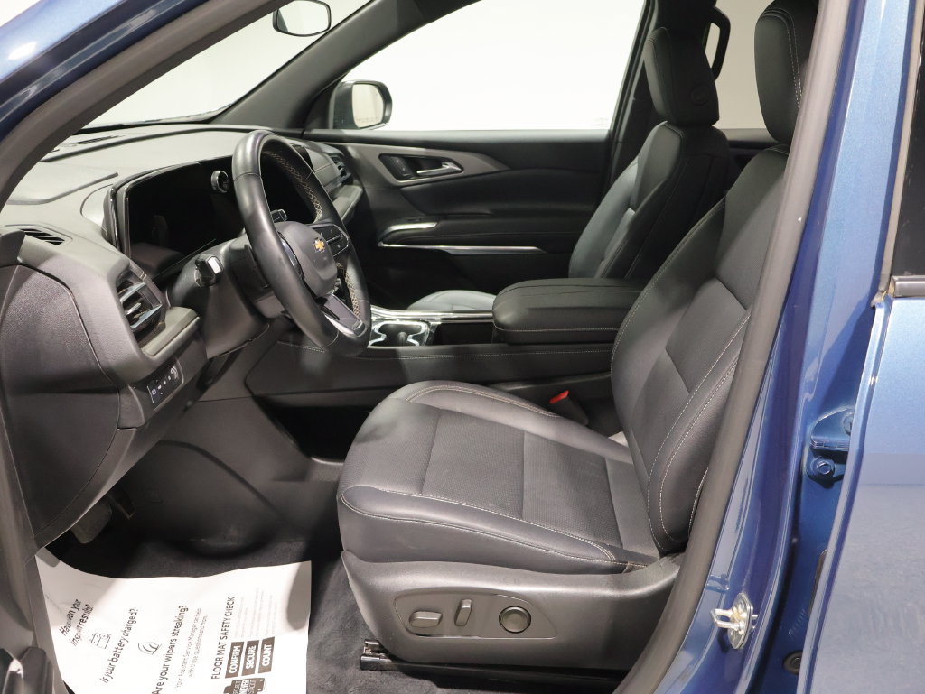 Used 2026 Chevrolet Traverse LT AWD/4WD image 9