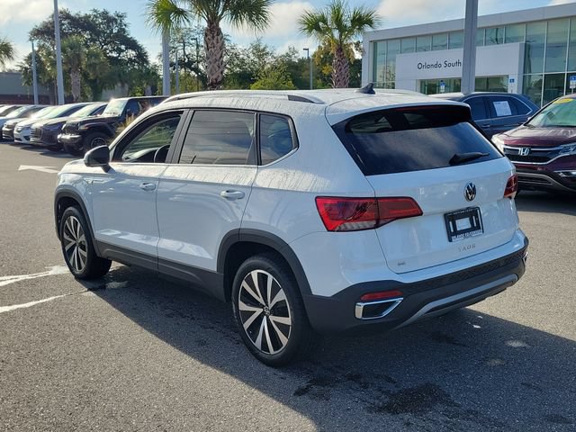 Used 2024 Volkswagen Taos SE FWD image 3