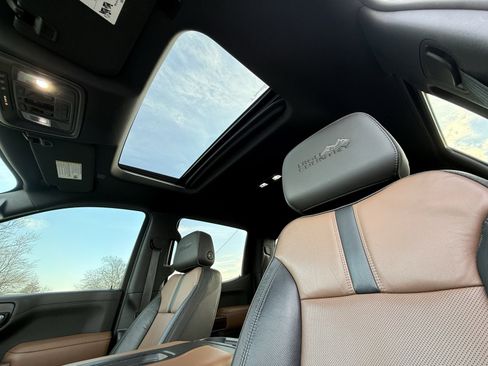 Used 2020 Chevrolet Silverado 1500 High Country w/ Technology Package image 27