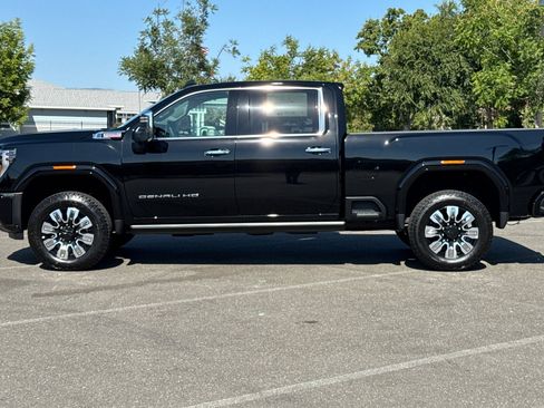 New 2025 GMC Sierra 2500 Denali w/ Denali Reserve Package image 8