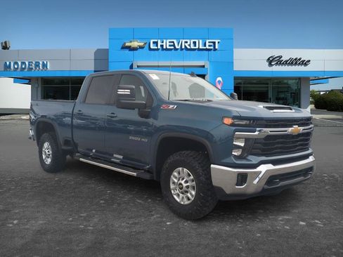 Used 2025 Chevrolet Silverado 2500 LT AWD/4WD image 7