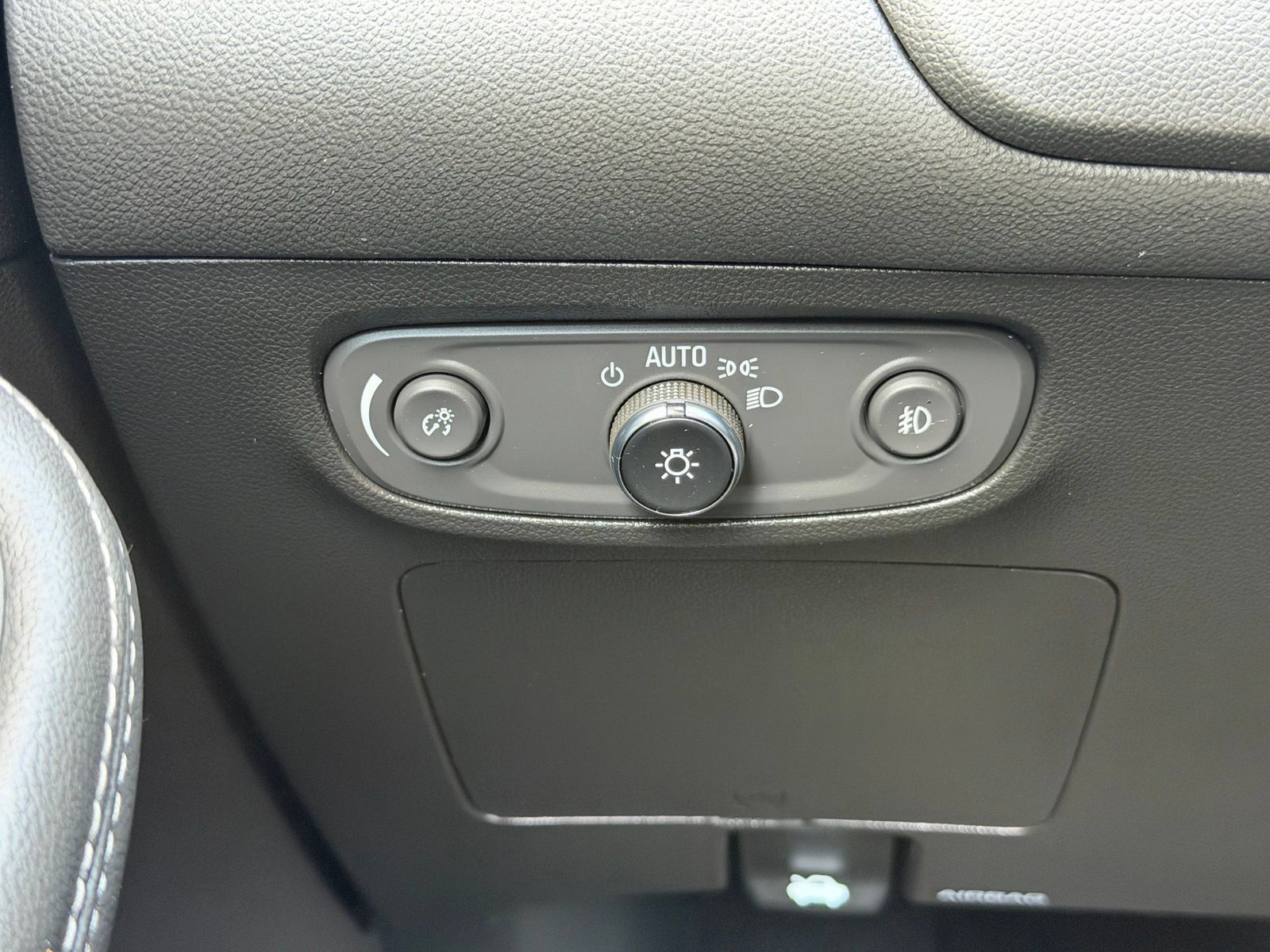 Used 2023 Buick Encore GX Preferred w/ Cold Weather Comfort Package AWD/4WD image 12