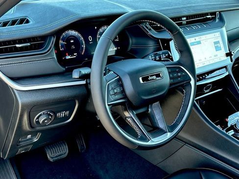 New 2026 Jeep Grand Cherokee Limited image 15