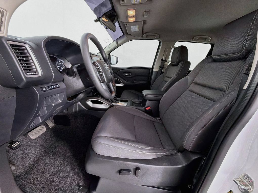 Used 2022 Nissan Frontier SV RWD image 12