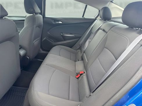 Used 2017 Chevrolet Cruze LT w/ Convenience Package FWD image 12