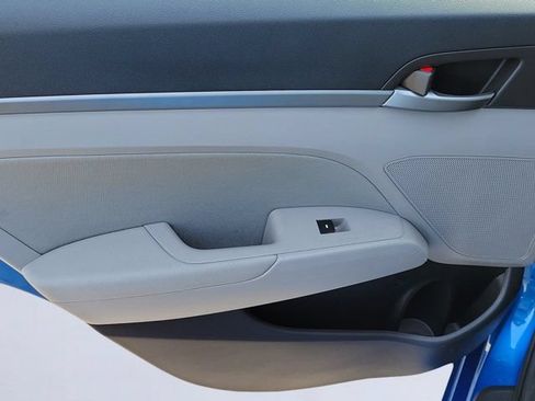 Used 2018 Hyundai Elantra SEL FWD image 9
