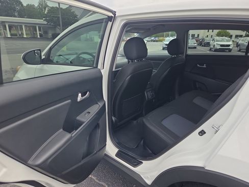 Used 2016 Kia Sportage LX FWD image 34