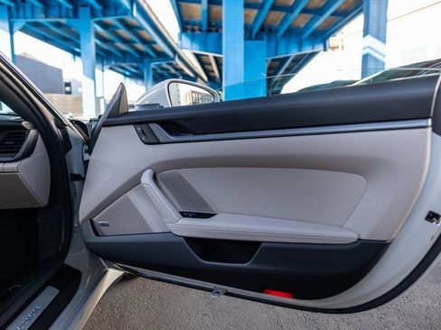 Used 2025 Porsche 911 Carrera image 32