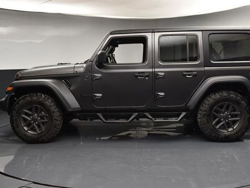 Used 2024 Jeep Wrangler Sport S image 5