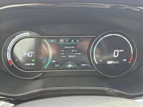 Used 2022 Kia Niro EX Premium image 22