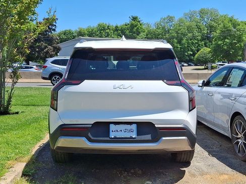 Certified 2024 Kia EV9 Wind AWD/4WD image 6
