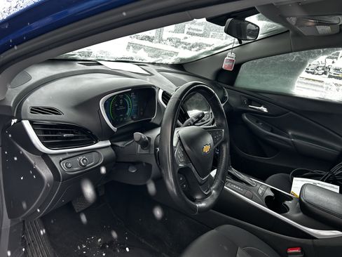 Used 2016 Chevrolet Volt LT w/ Comfort Package FWD image 9
