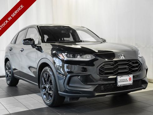 Used 2025 Honda HR-V Sport image 1