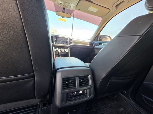 Used 2021 Volkswagen Atlas SE FWD image 11