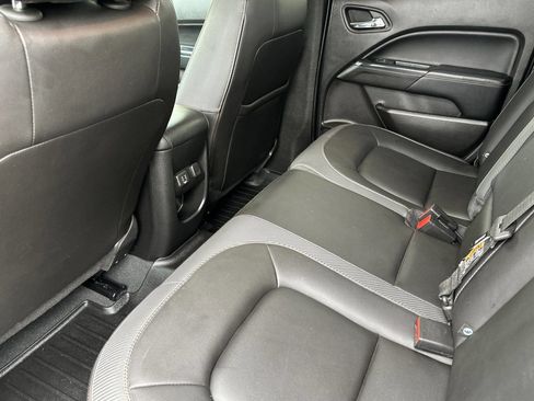 Used 2022 GMC Canyon AT4 w/ Driver Alert Package AWD/4WD image 13