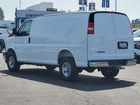 Used 2025 Chevrolet Express 2500 w/ Driver Convenience Package RWD image 2