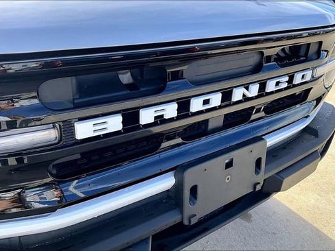 Used 2025 Ford Bronco Outer Banks image 31