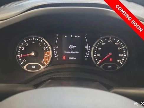 Used 2019 Jeep Renegade Latitude w/ Cold Weather Group image 6