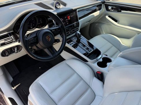 Certified 2023 Porsche Macan Turbo AWD/4WD image 4