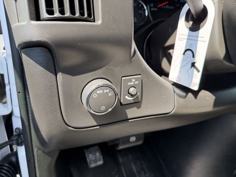 New 2026 Chevrolet Express 3500 Extended RWD image 12