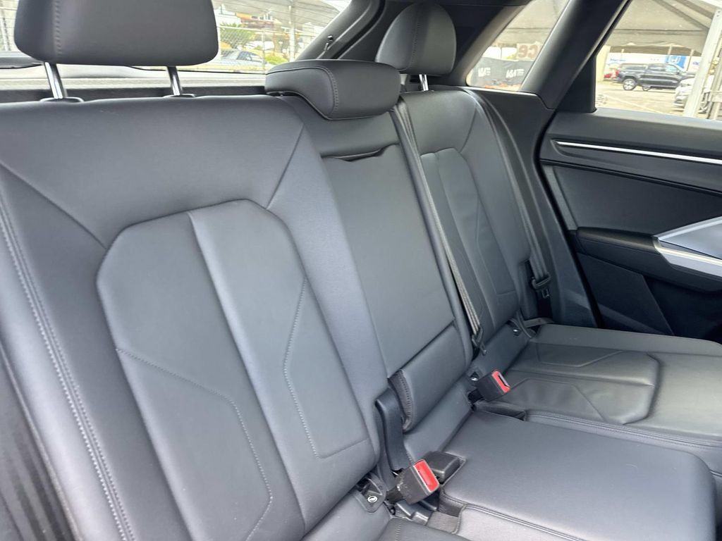 Used 2025 Audi Q3 2.0T Premium AWD/4WD image 15