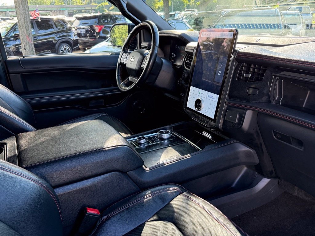 Used 2023 Ford Expedition Limited AWD/4WD image 32