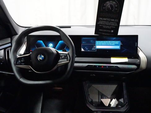 Certified 2025 BMW X3 xDrive30i AWD/4WD image 3