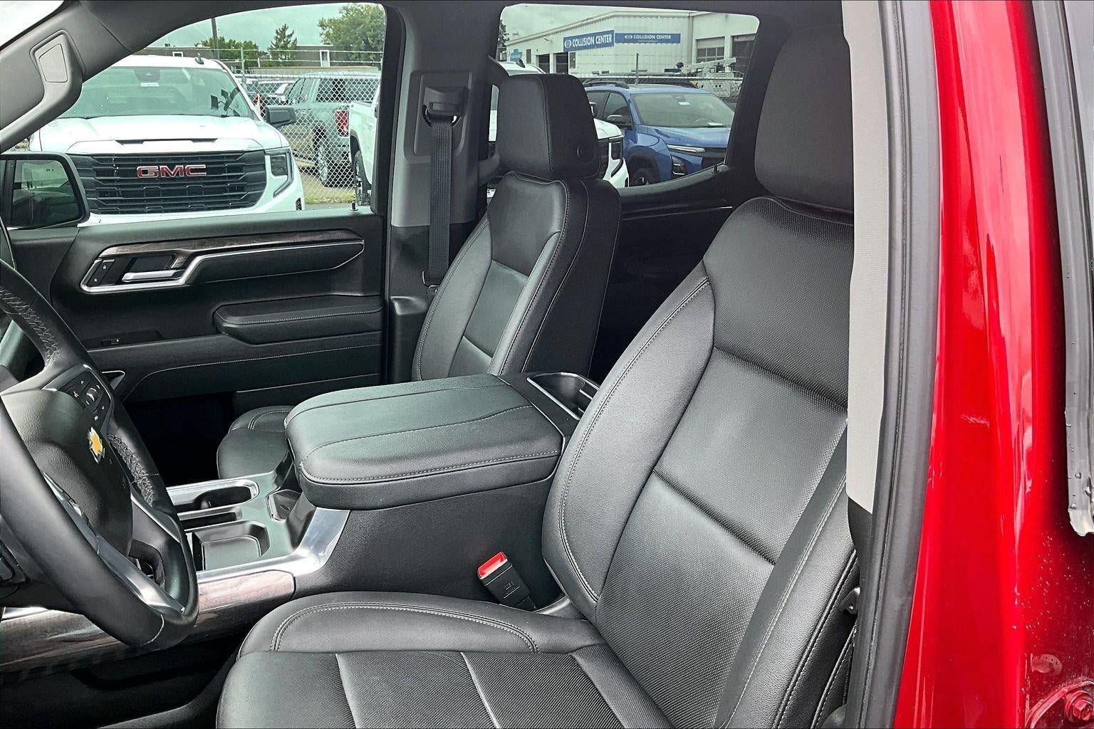 Used 2025 Chevrolet Silverado 1500 LTZ w/ LTZ Premium Package AWD/4WD image 23