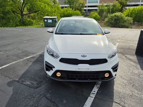 Used 2019 Kia Forte LXS FWD image 4