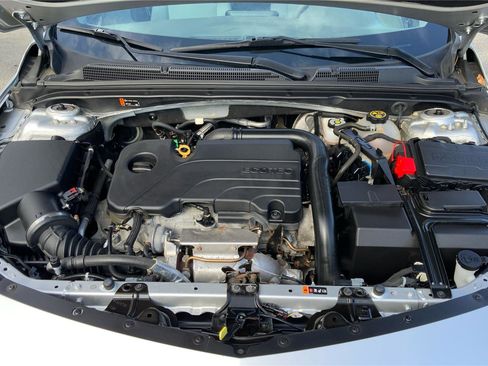 Used 2021 Chevrolet Malibu LT image 24