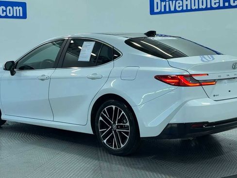 Used 2025 Toyota Camry XLE FWD image 6