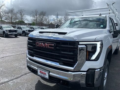 New 2025 GMC Sierra 2500 Pro w/ Convenience Package image 3