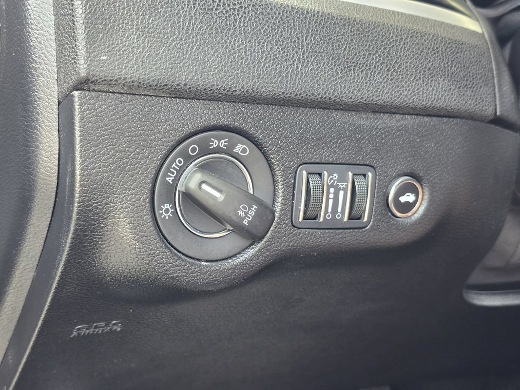 Used 2023 Chrysler 300 S RWD image 18