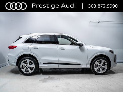 Used 2025 Audi Q5 Premium Plus w/ Premium Plus AWD/4WD image 9