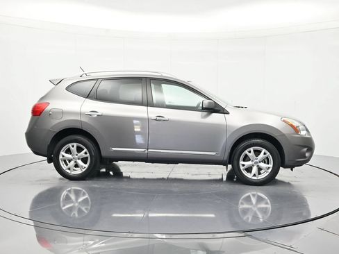 Used 2011 Nissan Rogue SV FWD image 4