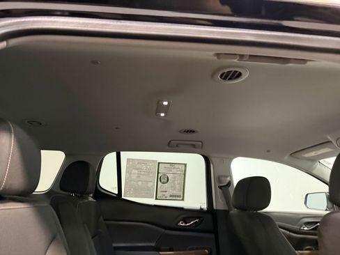 Used 2023 GMC Acadia SLE w/ Driver Convenience Package image 16